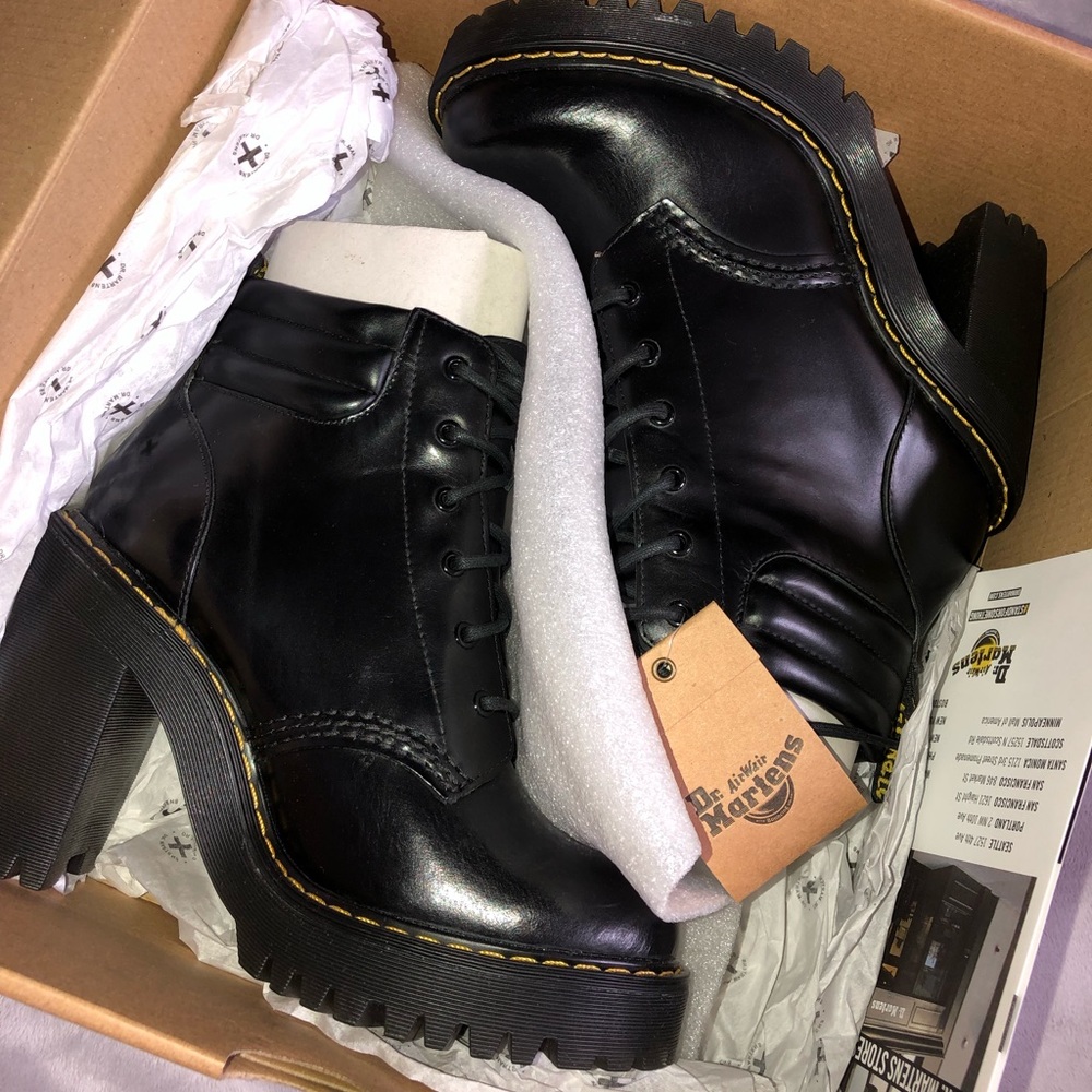 Dr. Martens Persephone boots Brand New in Box 5